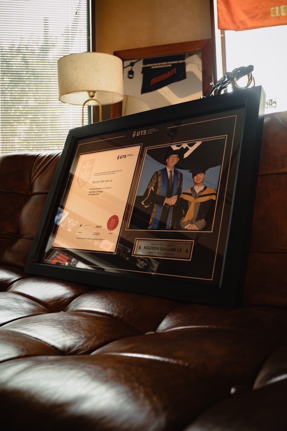 Framigos signed display