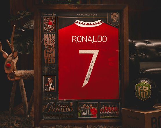 Cristiano Ronaldo - Manchester United No.7 framed display